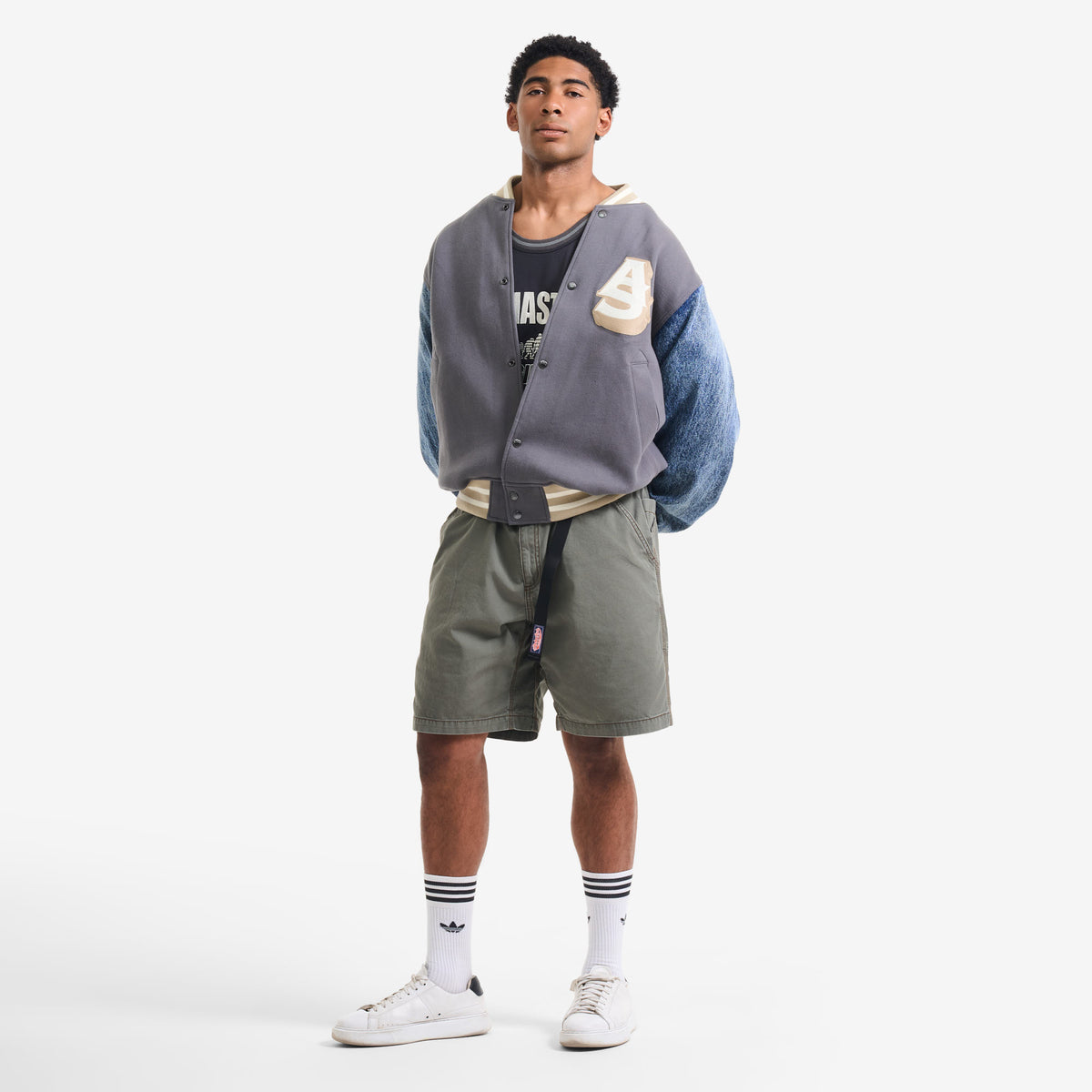 AlphaStyle Buford Walk Shorts in Olive – Ganzkörperaufnahme am Model im kompletten Streetwear-Look