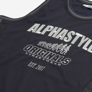 AlphaStyle Abraham Basketball Tank in Black/Grey – Detailaufnahme der weißen ALPHASTYLE-Originals-Stickerei