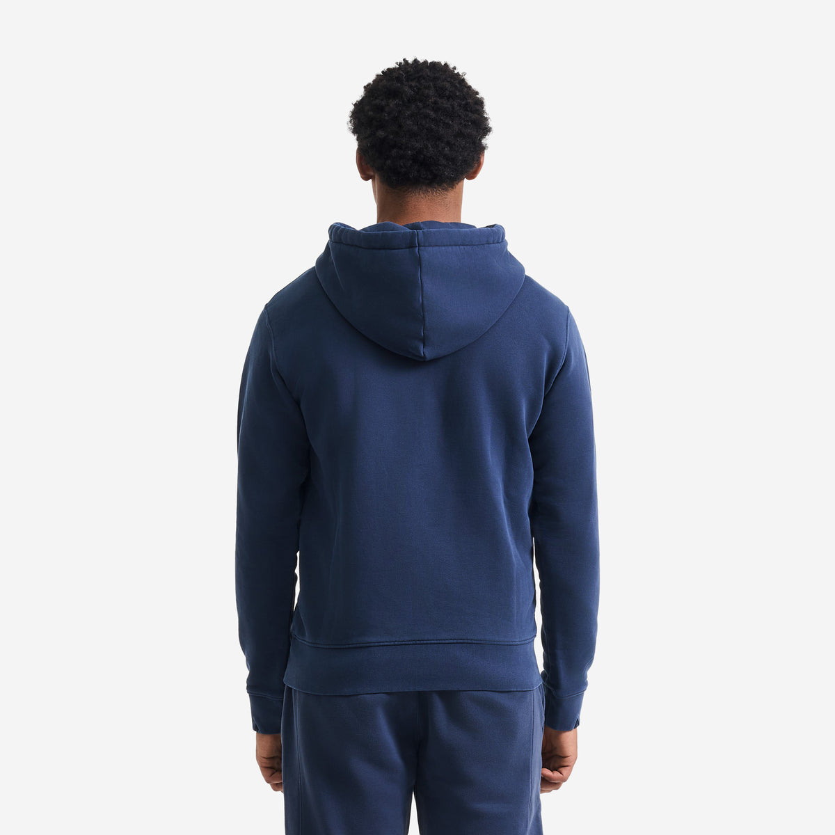 AlphaStyle Apex Washed Hoodie in Navy – Rückansicht am Model mit anliegender Kapuze