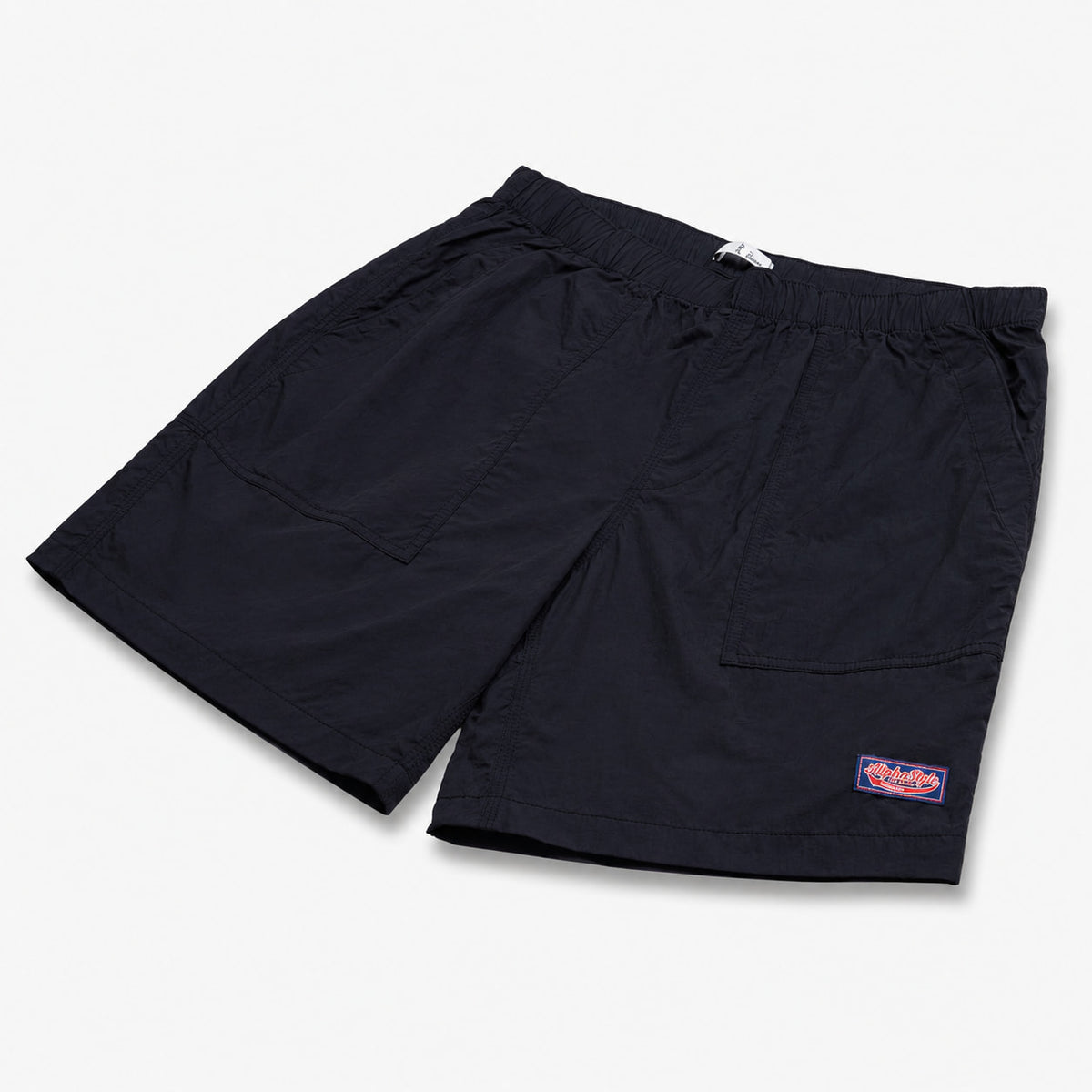 AlphaStyle Kayenta Walk Shorts in Black – Produktansicht liegend mit Kordelzug-Bund und gewebtem AlphaStyle-Label