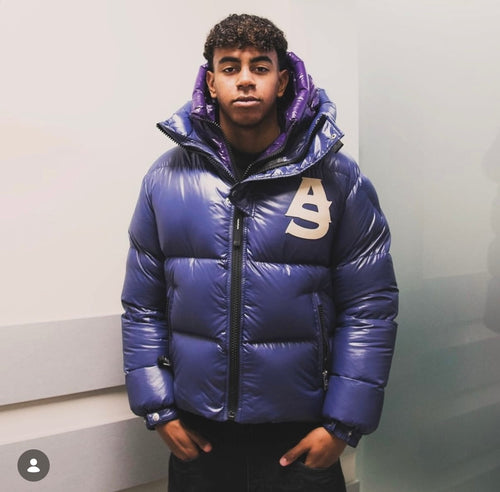 L.Yamal trägt AlphaStyle Kudo Jacket in Navy
